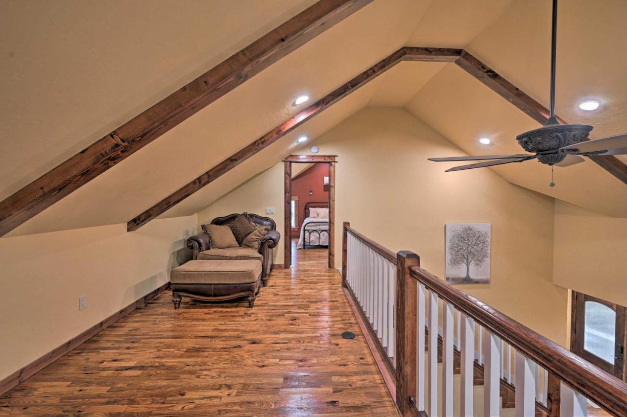 Tudor-Style Broken Bow Cottage With Hot Tub And Decks! Stephens Gap Dış mekan fotoğraf