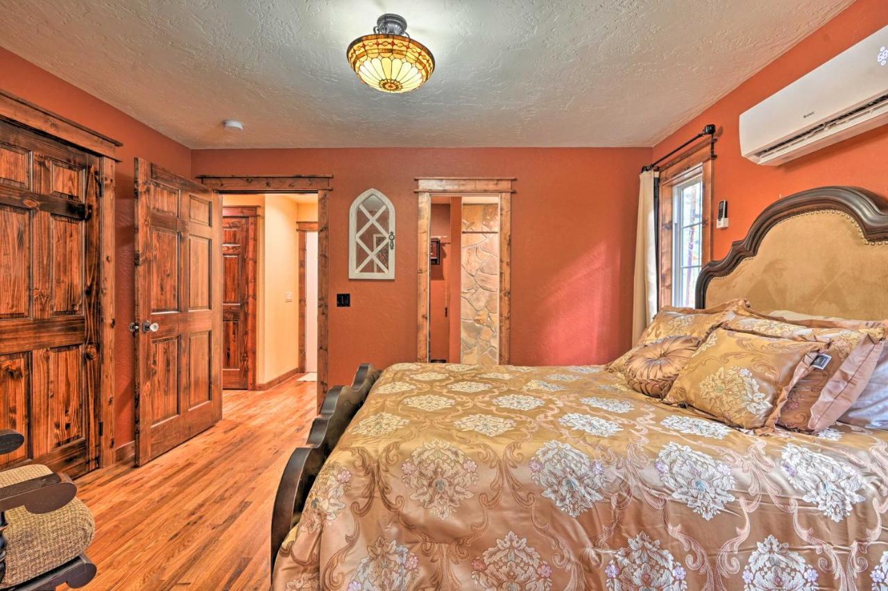 Tudor-Style Broken Bow Cottage With Hot Tub And Decks! Stephens Gap Dış mekan fotoğraf