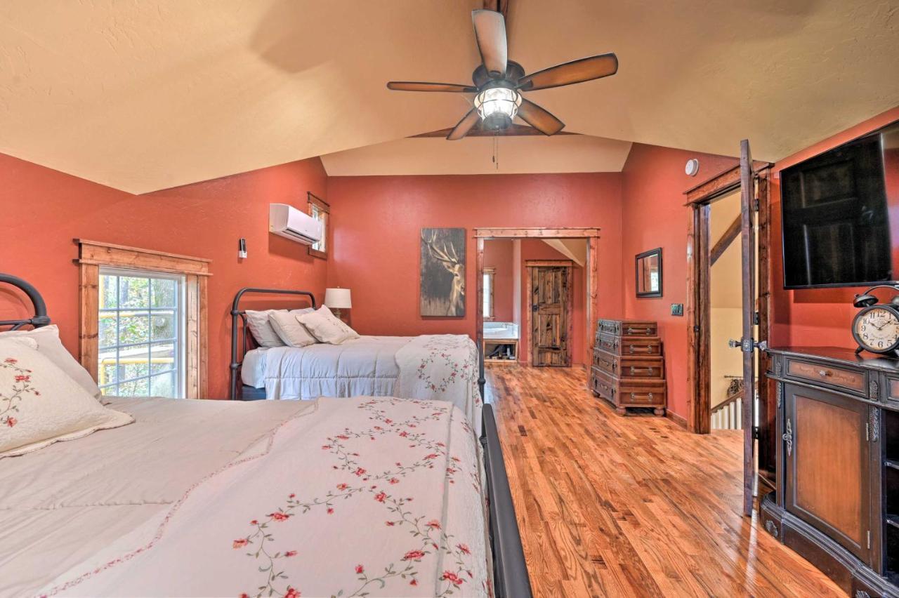 Tudor-Style Broken Bow Cottage With Hot Tub And Decks! Stephens Gap Dış mekan fotoğraf